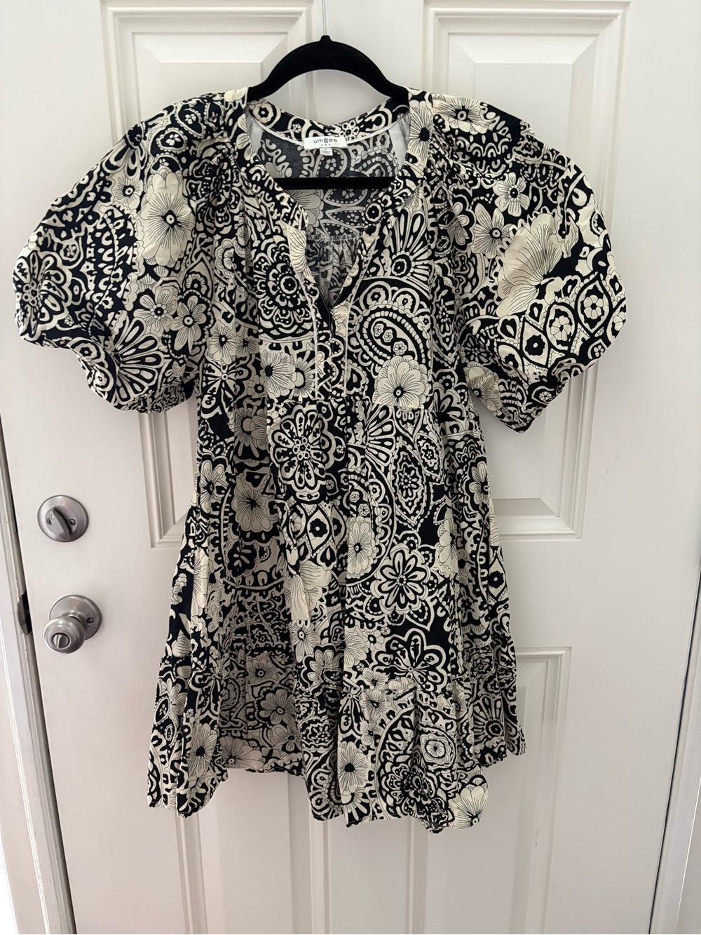 Umgee Black and Cream Floral Paisley Mini Cotton Dress Size Small - Picture 2 of 7